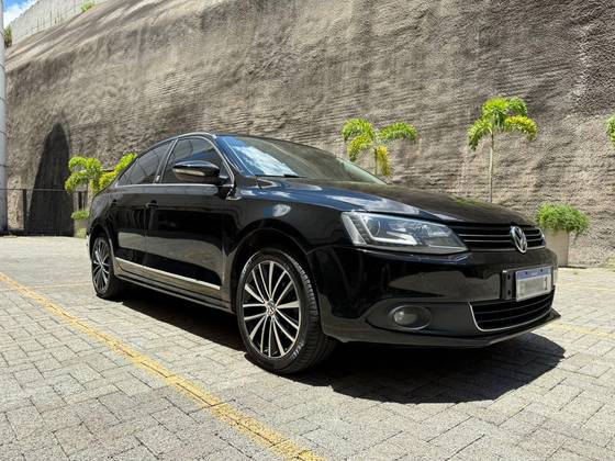 VOLKSWAGEN JETTA 2.0 TSI HIGHLINE 211CV GASOLINA 4P TIPTRONIC VOLKSWAGEN JETTA 2.0 TSI HIGHLINE 211CV GASOLINA 4P TIPTRONIC